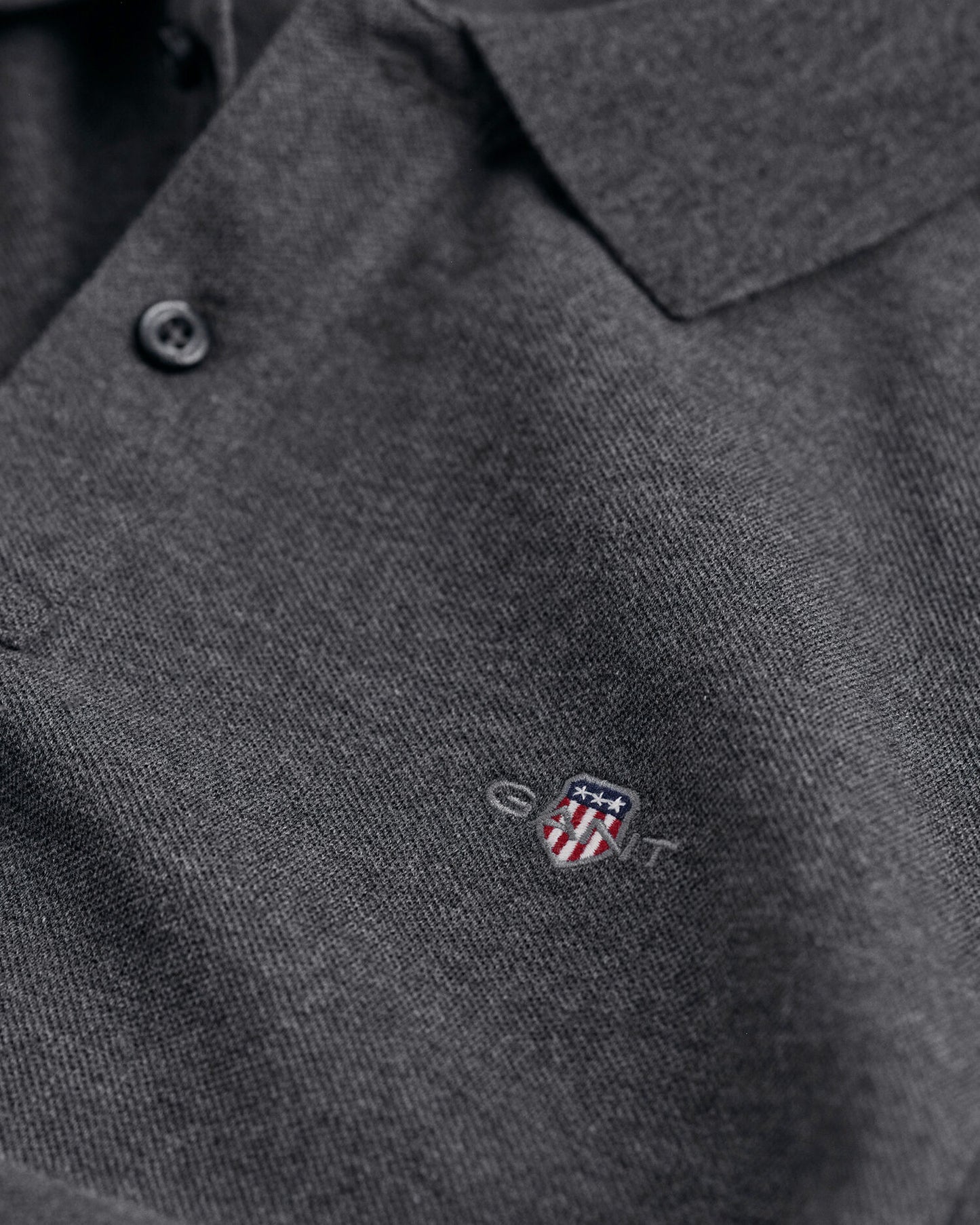 Regular Fit Schild-Polohemd aus Piqué