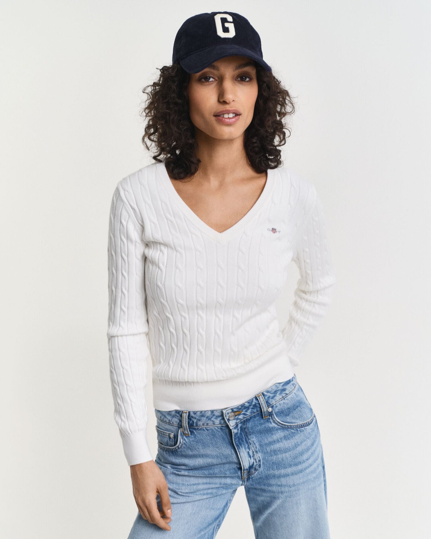 Pullover mit V-Ausschnitt aus elastischem Baumwollkabelstrick