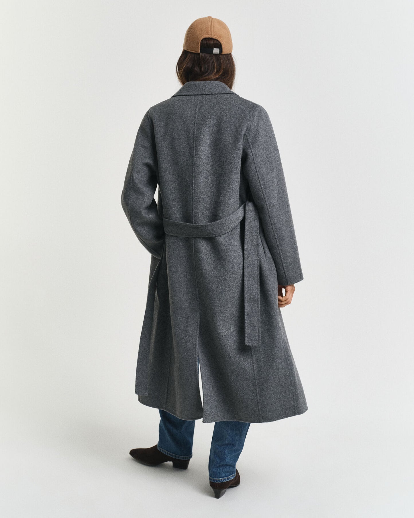 Manteau ceinturé cousu main