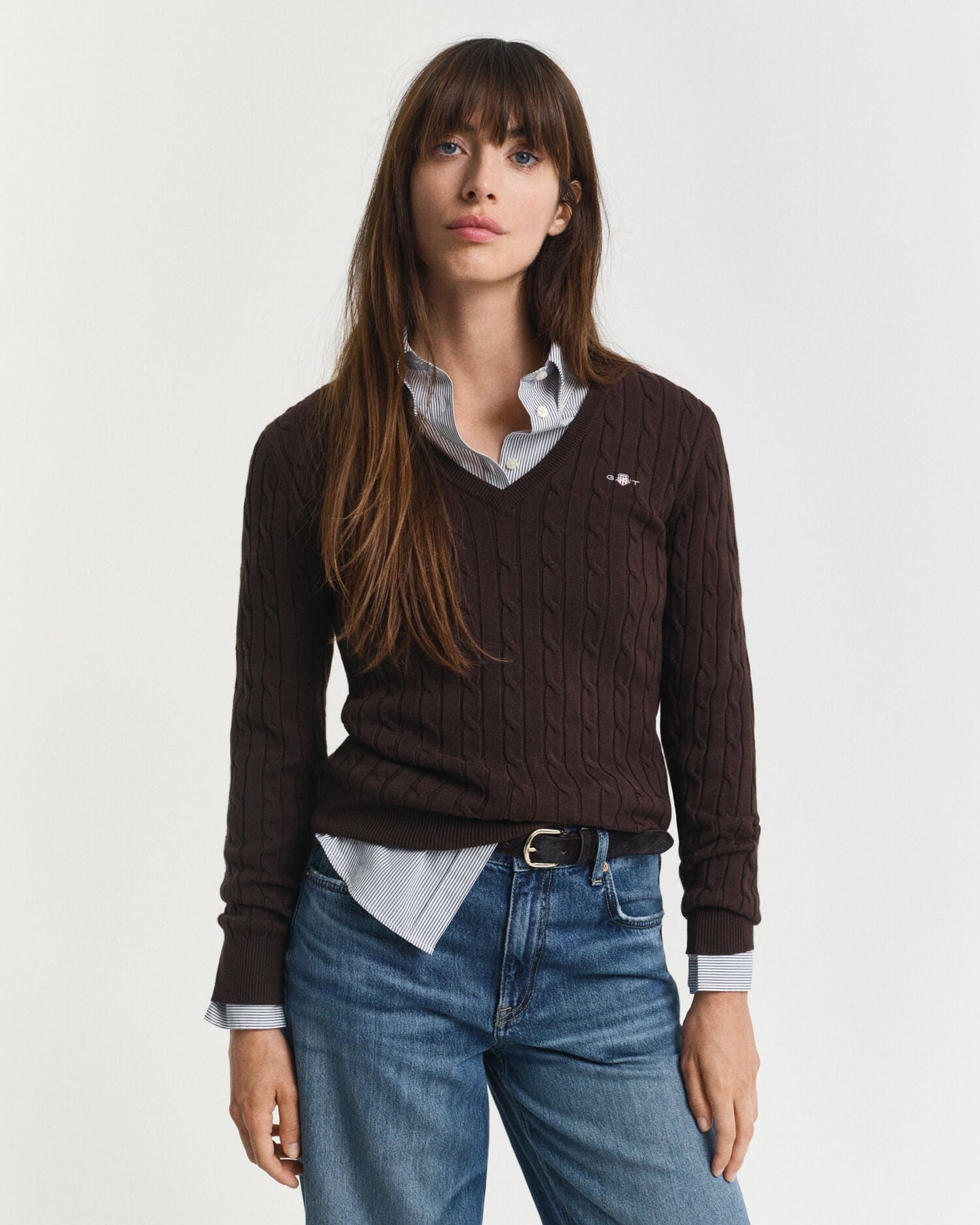 Pullover mit V-Ausschnitt aus elastischem Baumwollkabelstrick