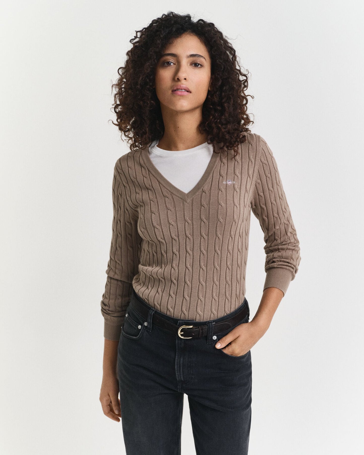 Pullover mit V-Ausschnitt aus elastischem Baumwollkabelstrick