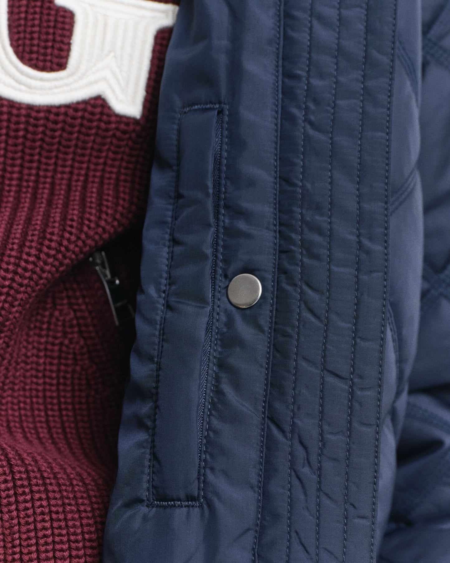 Steppjacke mit Kordbesatz