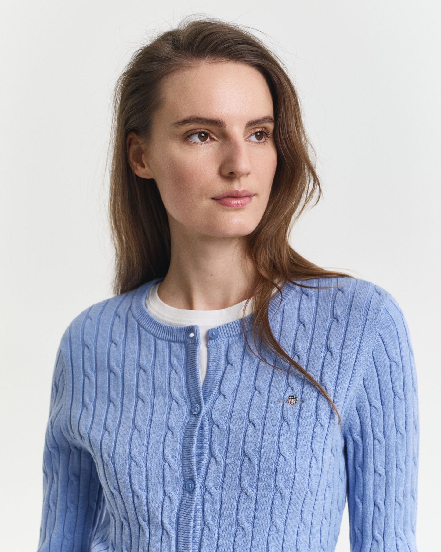 Strickjacke aus Baumwollstretch mit Zopfmuster