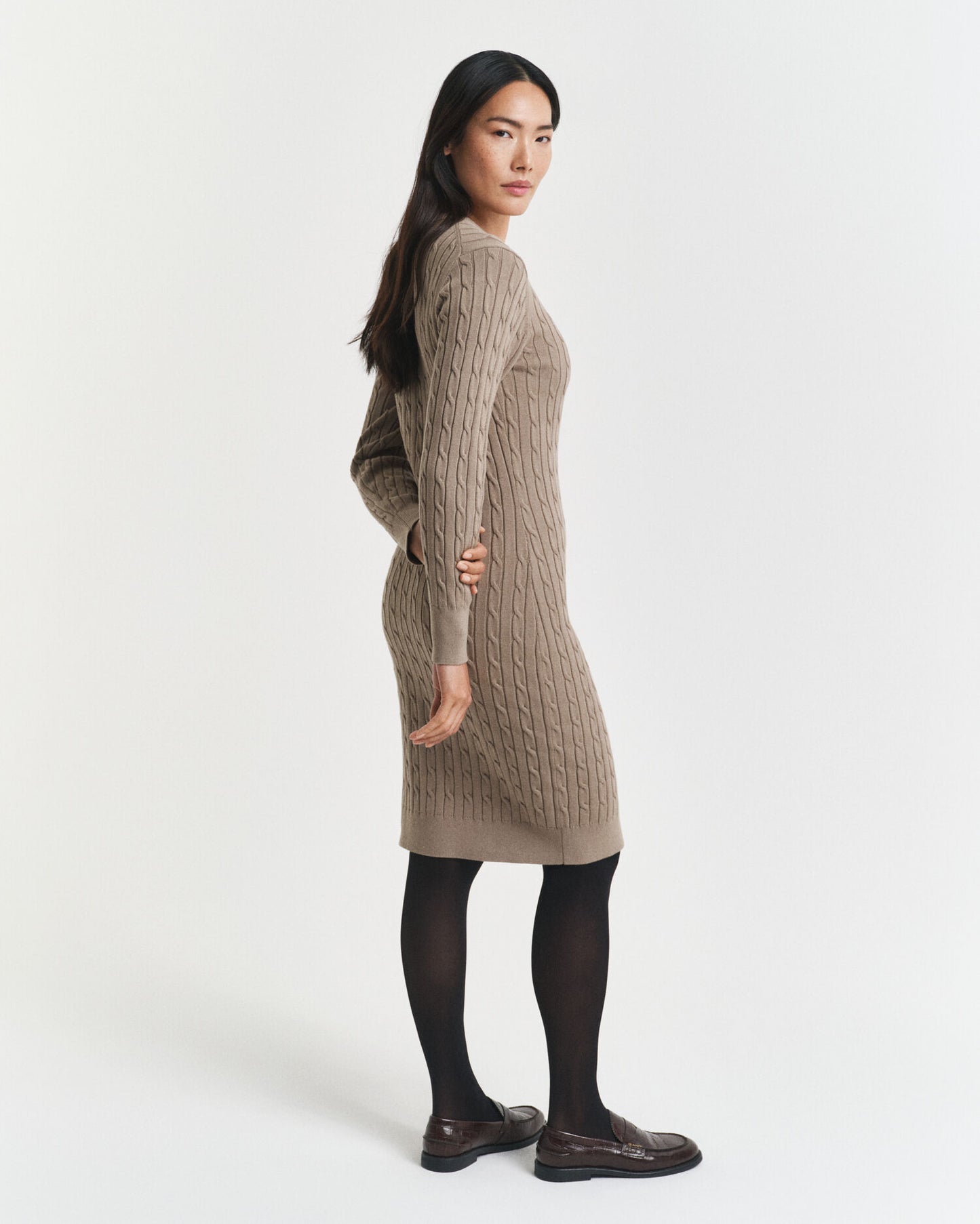 Kleid mit Rundhalsausschnitt aus elastischem Baumwollkabelstrick