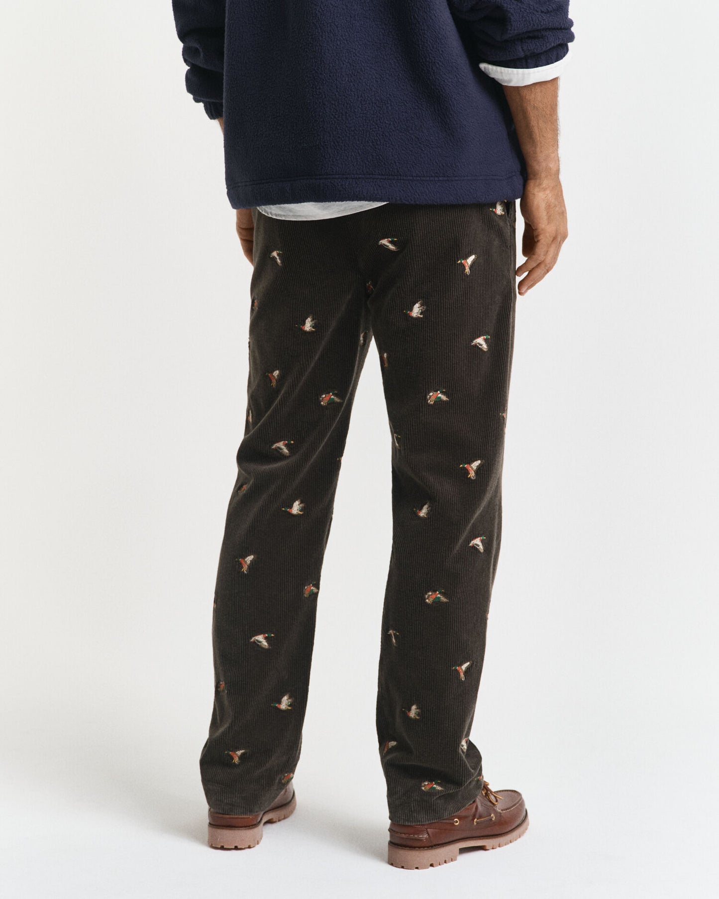 Pantalon droit en velours côtelé brodé