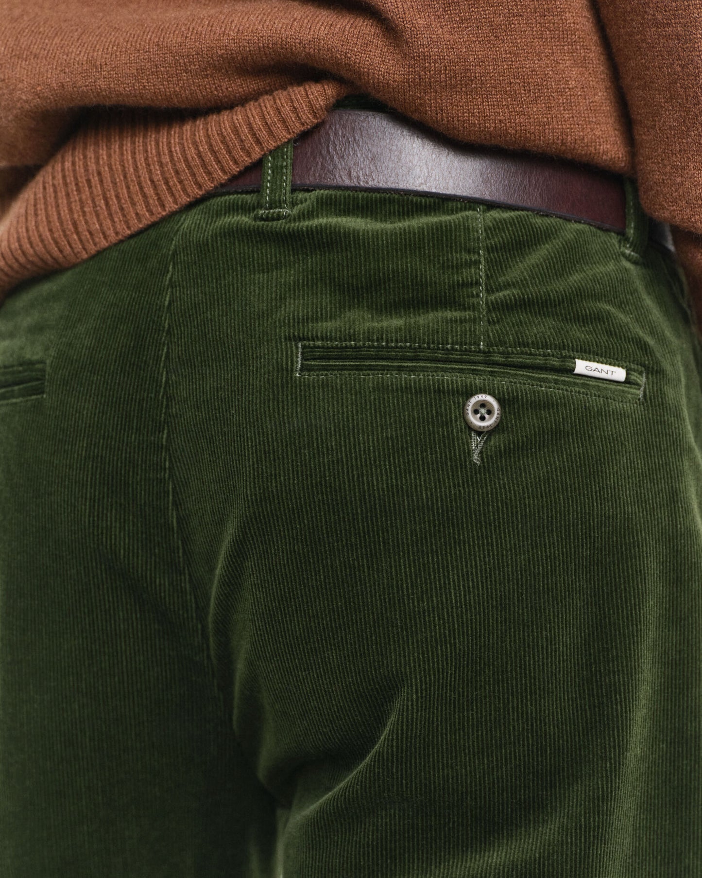 Chino en velours côtelé coupe droite